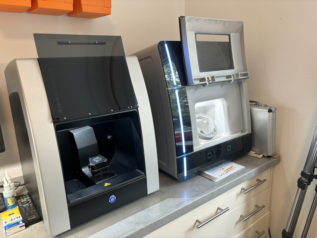 Modernste CAD/CAM-Geräte (Ceramill-Scanner) im Dentallabor Ekkert